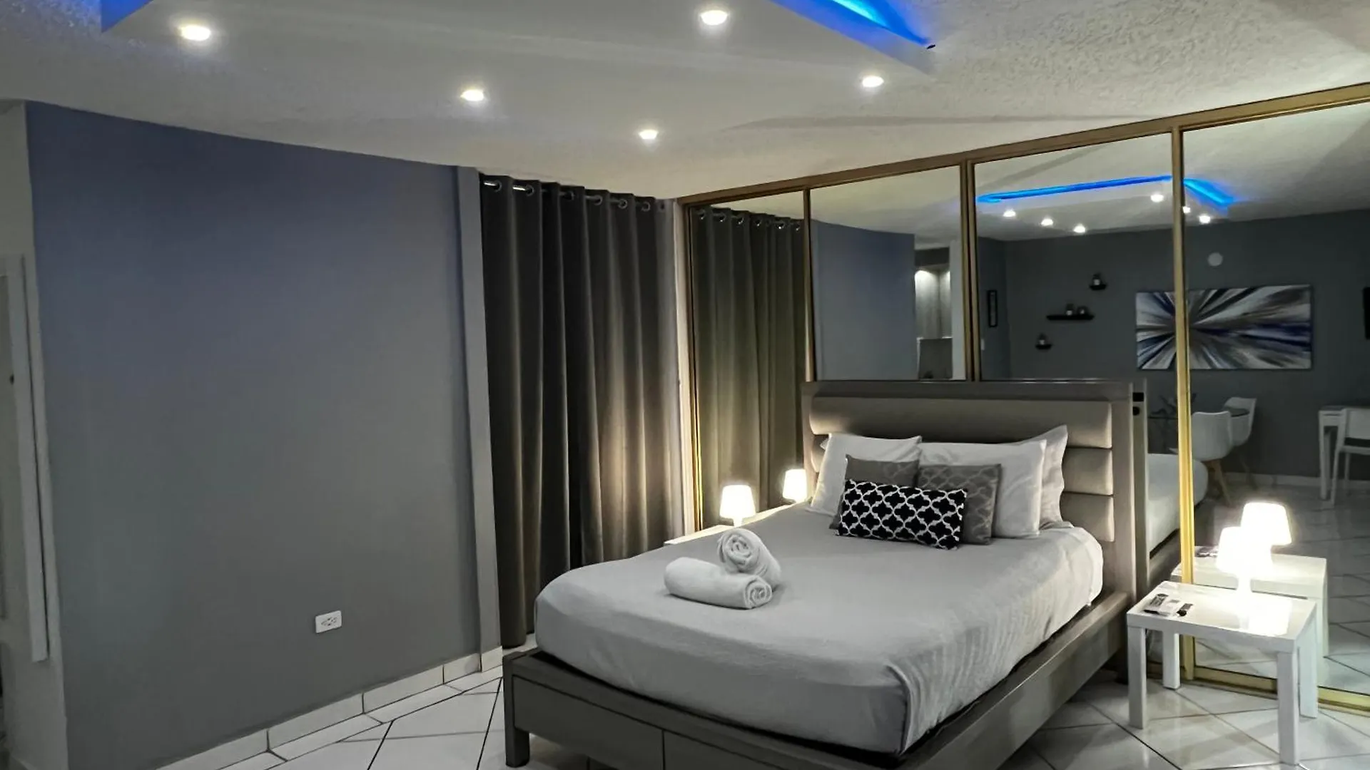 Isla Verde Puerto Rico, One Queen Bed San Juan